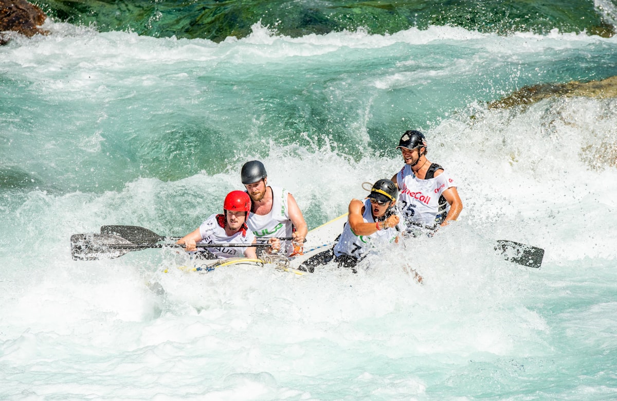 Rafting aventura río Mendoza turismo activo